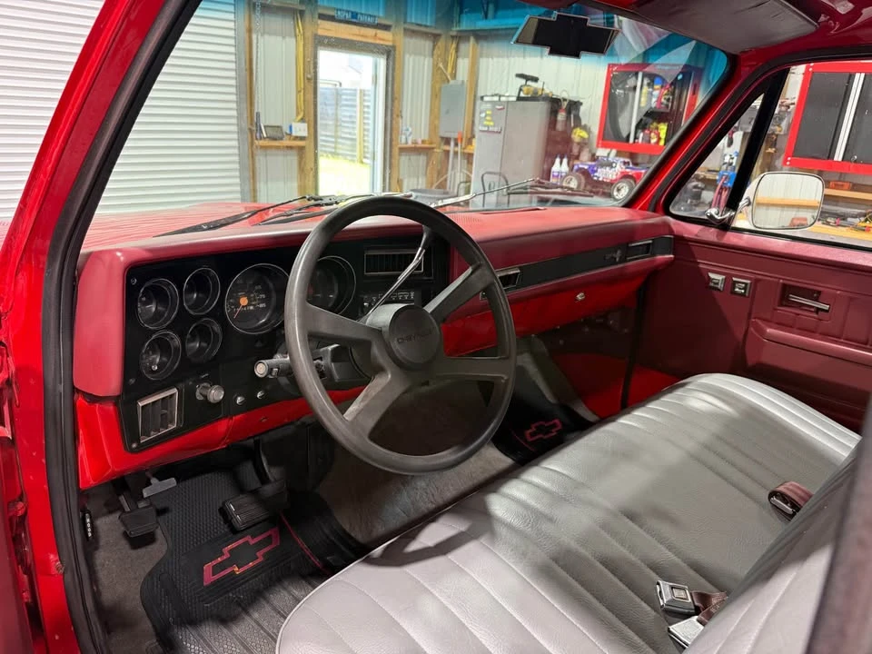 1984 Chevrolet Silverado - Image 9 of 18