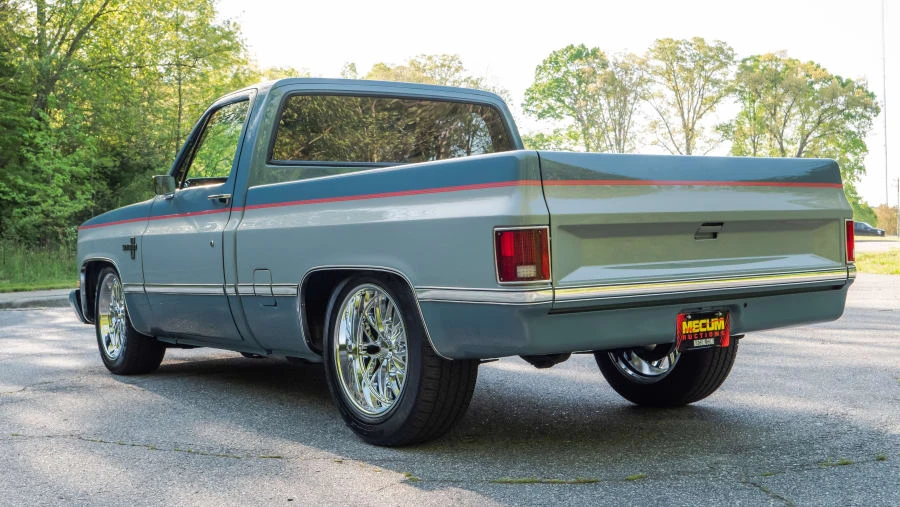 1984 Chevrolet Silverado - Image 2 of 31