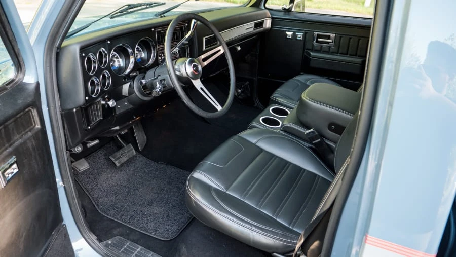 1984 Chevrolet Silverado - Image 25 of 31
