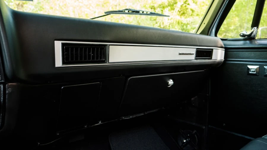 1984 Chevrolet Silverado - Image 30 of 31