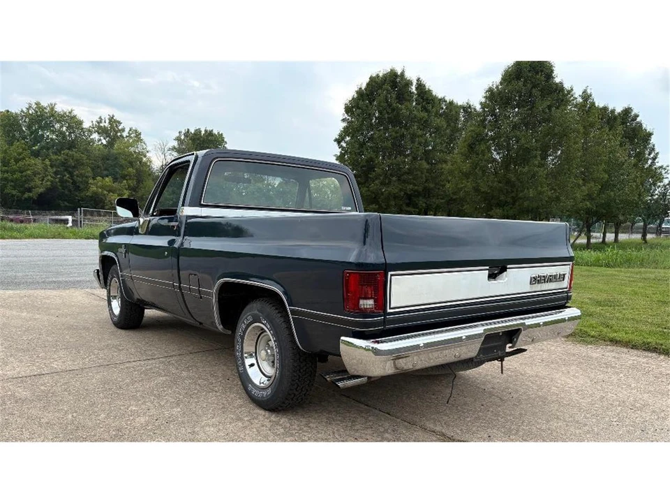 1984 Chevrolet Silverado - Image 5 of 21