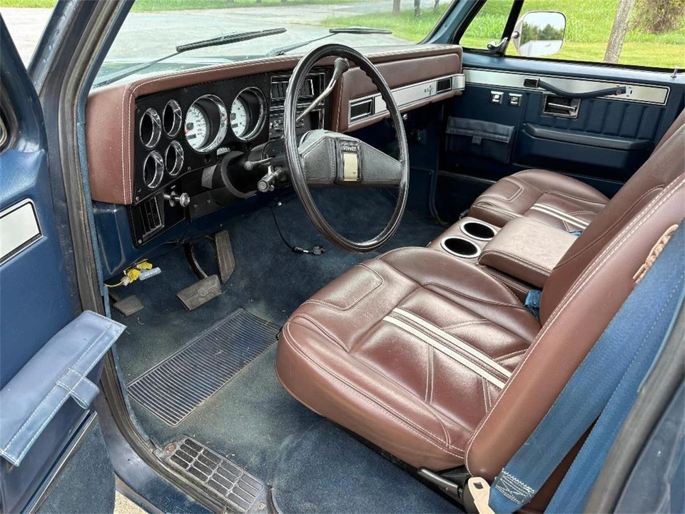1984 Chevrolet Silverado - Image 11 of 21