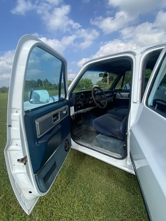 1984 Chevrolet Silverado - Image 9 of 13