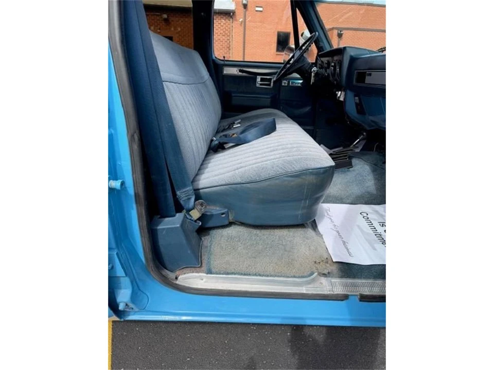 1984 Chevrolet Suburban 7th Gen - Image 11 of 24