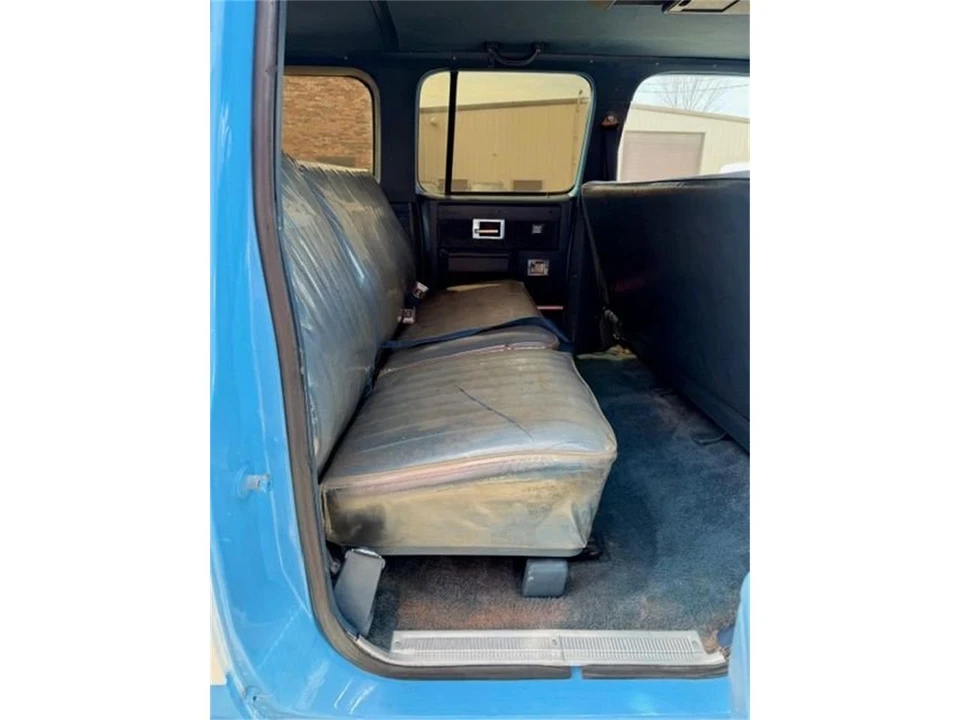 1984 Chevrolet Suburban 7th Gen - Image 13 of 24