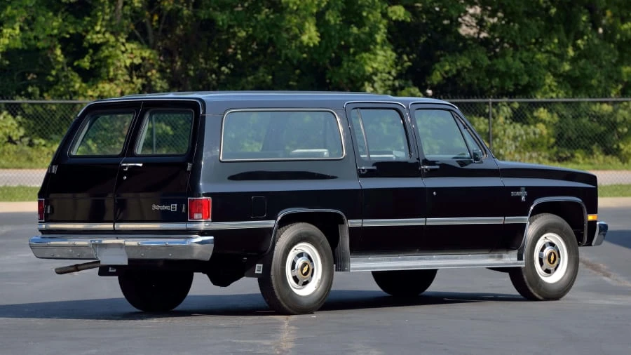 1984 Chevrolet Suburban 7th Gen - Image 3 of 27