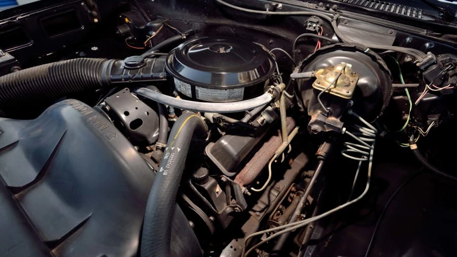 1984 Chevrolet Suburban 7th Gen - Image 6 of 27