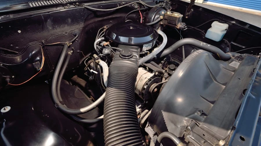 1984 Chevrolet Suburban 7th Gen - Image 7 of 27