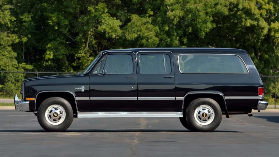 1984 Chevrolet Suburban 7th Gen - Image 8 of 27