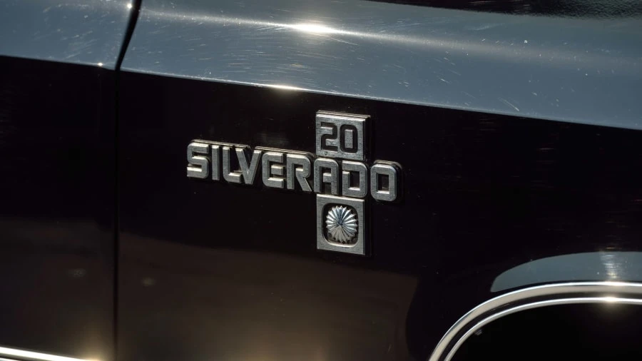 1984 Chevrolet Suburban 7th Gen - Image 10 of 27