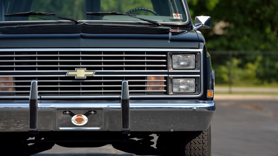 1984 Chevrolet Suburban 7th Gen - Image 11 of 27