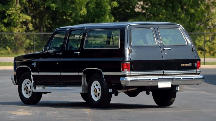 1984 Chevrolet Suburban 7th Gen - Image 13 of 27