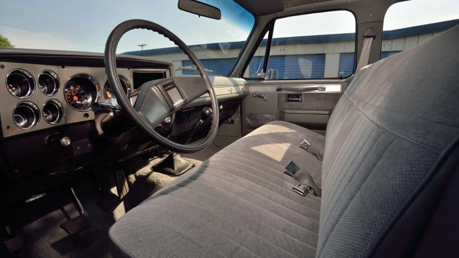 1984 Chevrolet Suburban 7th Gen - Image 22 of 27