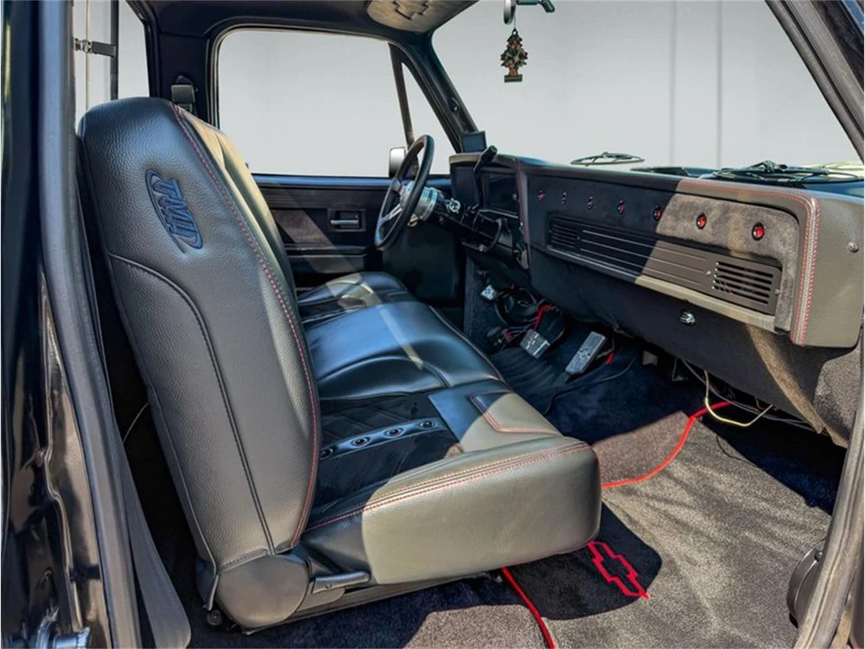 1984 Chevrolet - Image 13 of 18