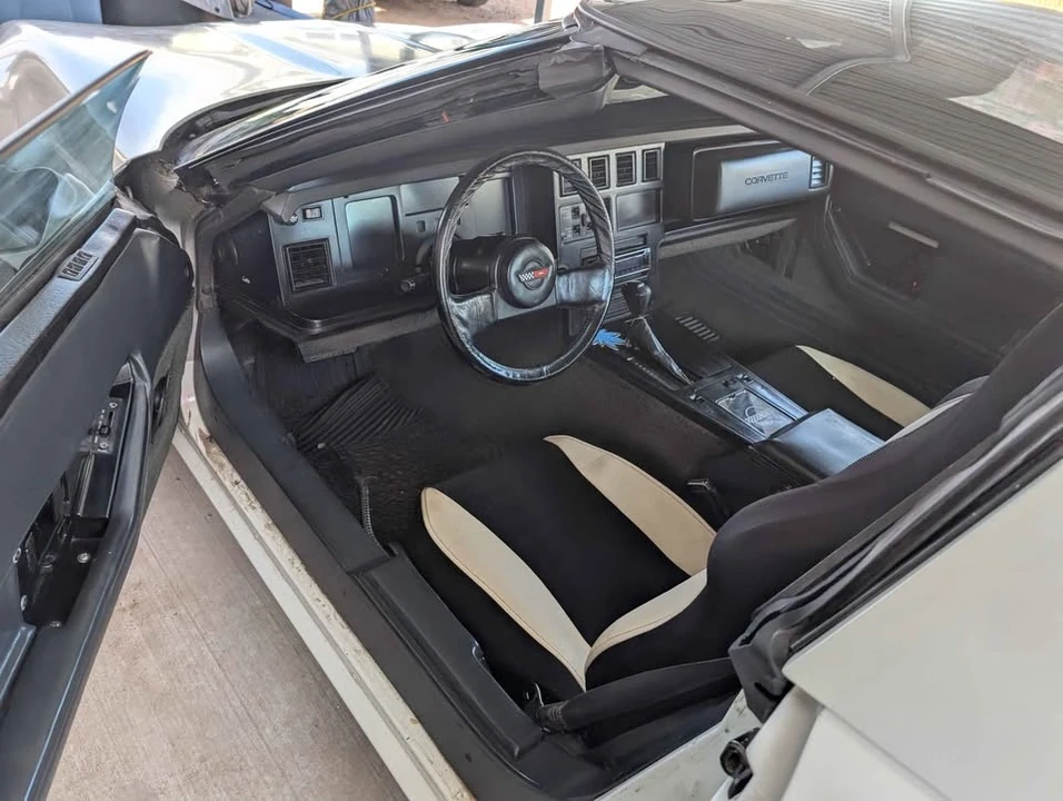 1984 Chevrolet Corvette C4 - Image 16 of 20