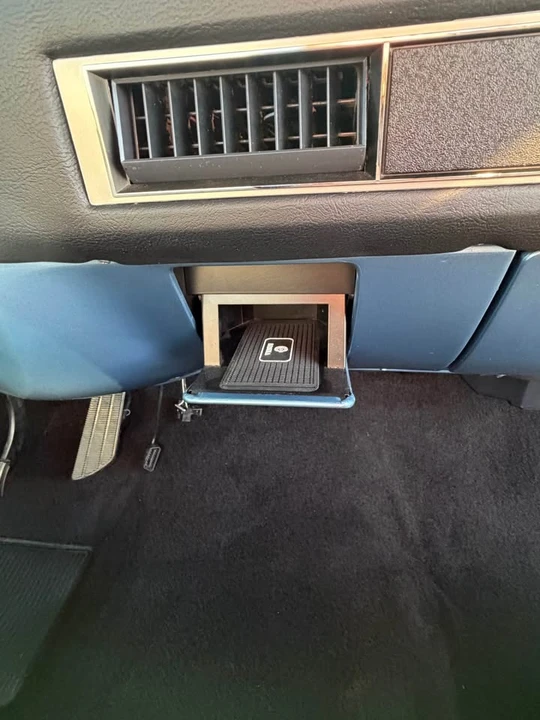 1984 Chevrolet Silverado - Image 17 of 20