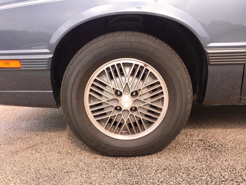 1984 Dodge Daytona - Image 21 of 31