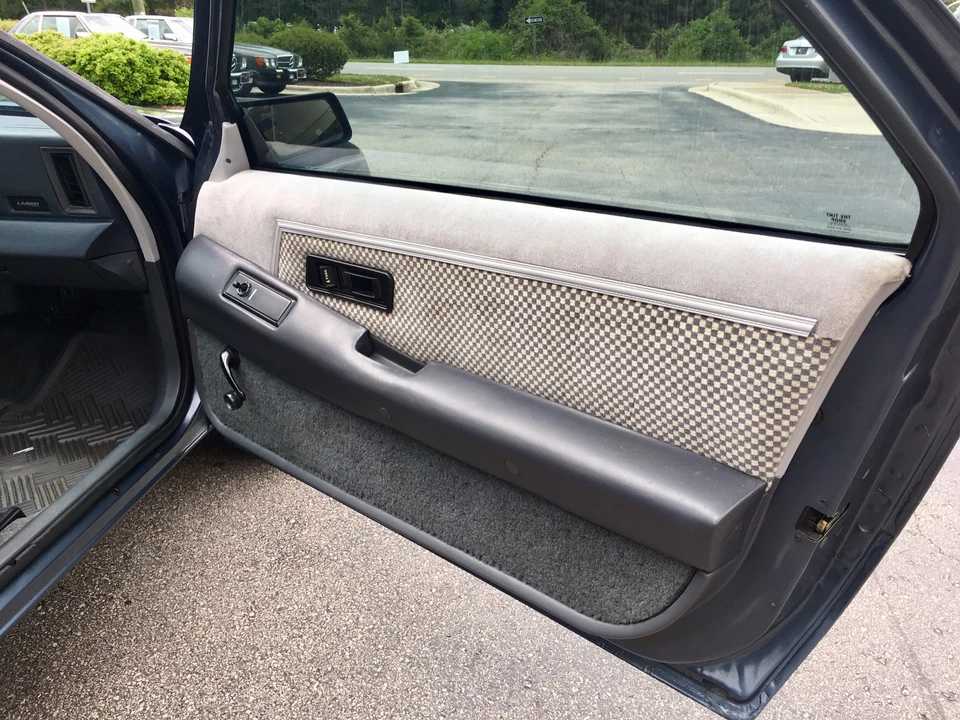 1984 Dodge Daytona - Image 30 of 31