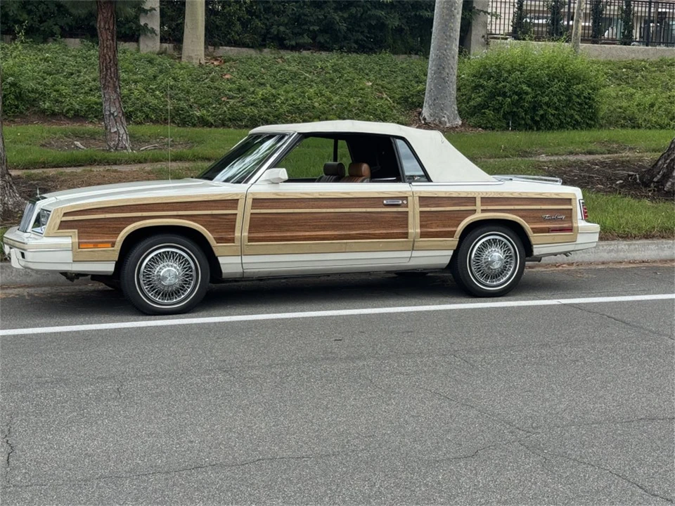 1984 Chrysler LeBaron - Image 10 of 15