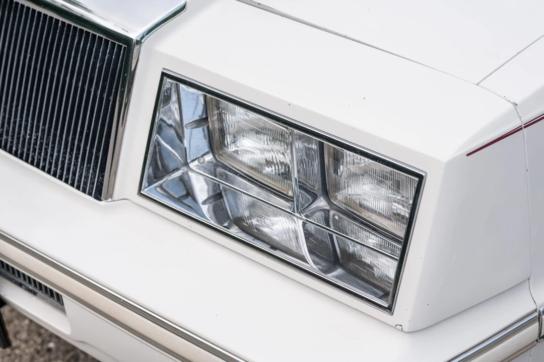 1984 Chrysler LeBaron - Image 22 of 31