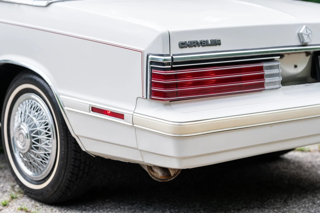 1984 Chrysler LeBaron - Image 27 of 31