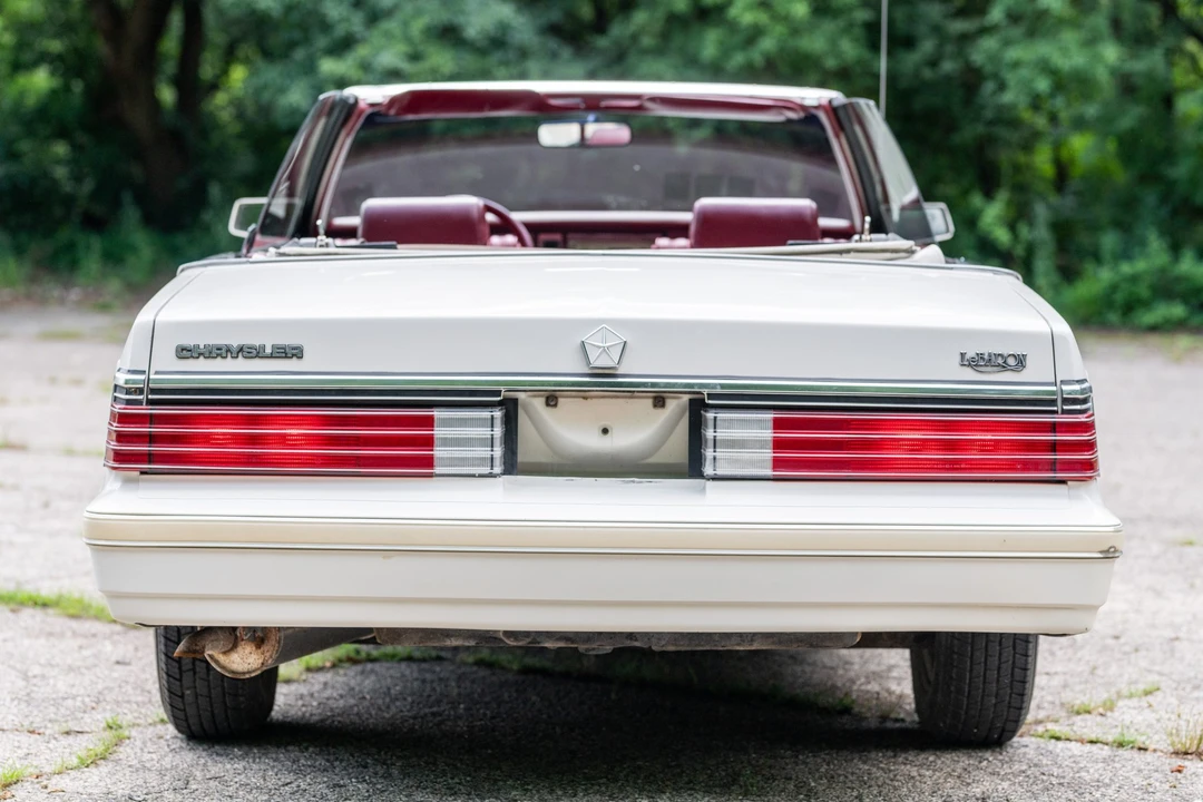 1984 Chrysler LeBaron - Image 26 of 31