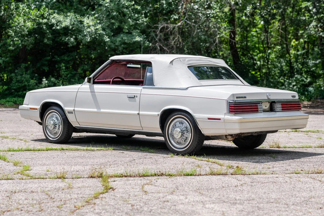 1984 Chrysler LeBaron - Image 16 of 31