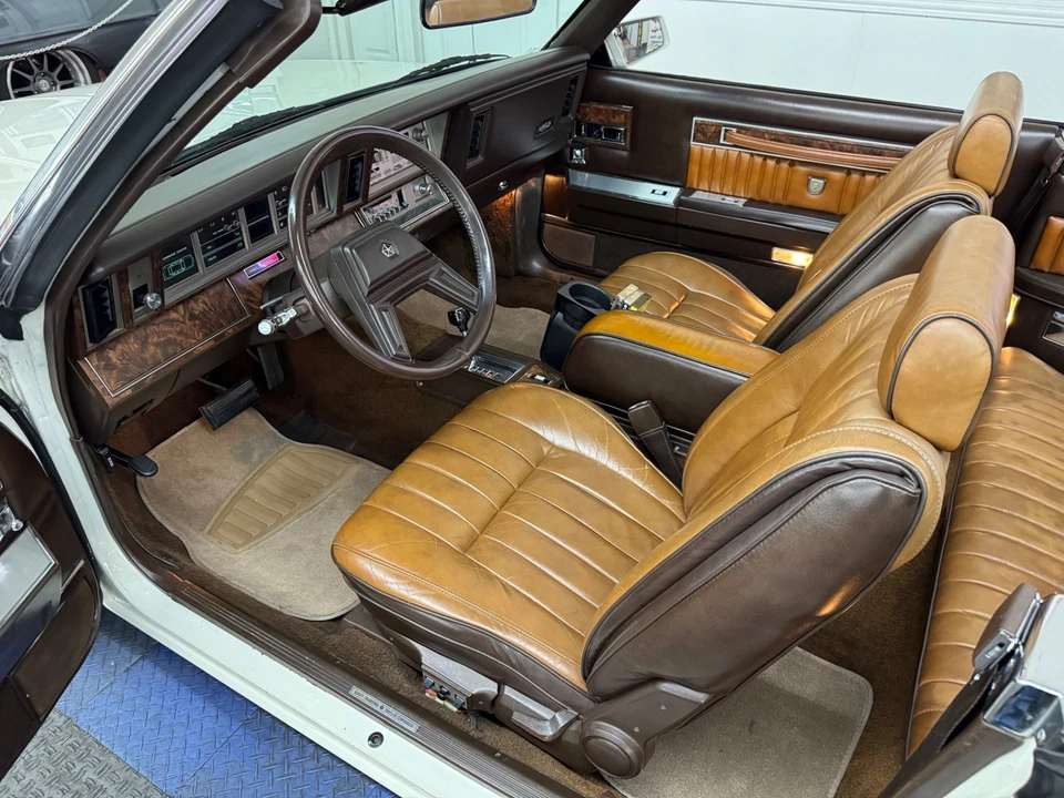 1984 Chrysler LeBaron - Image 18 of 21