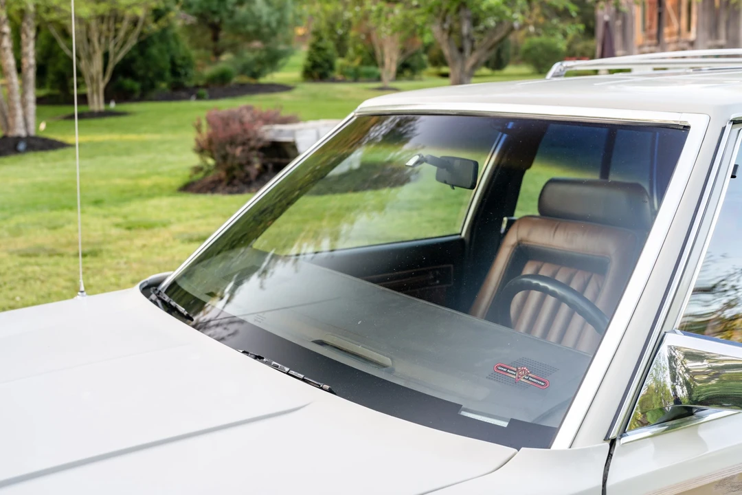 1984 Chrysler LeBaron - Image 30 of 31