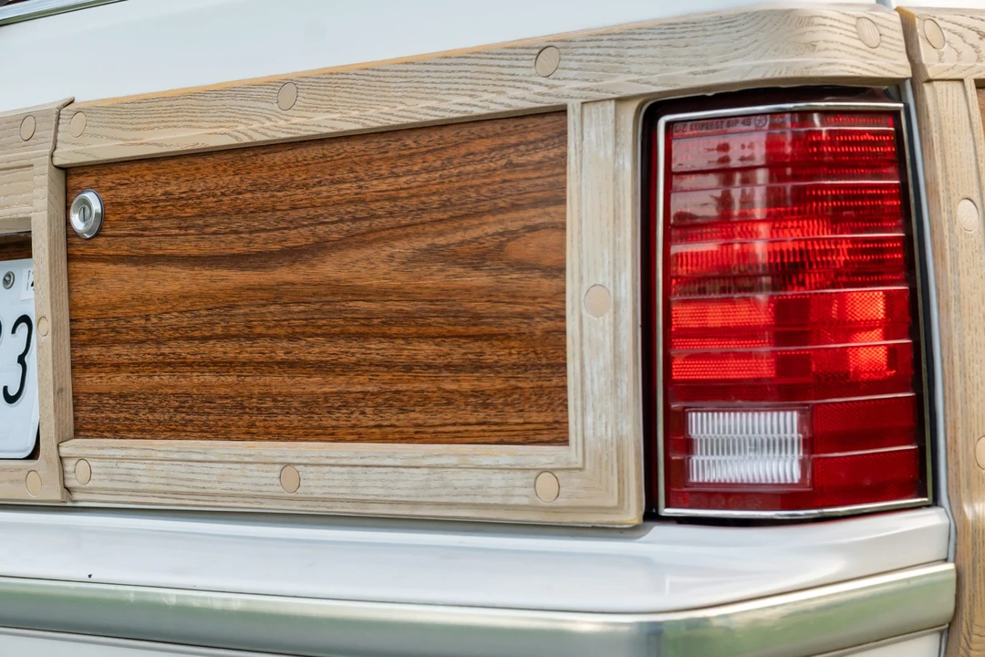 1984 Chrysler LeBaron - Image 28 of 31