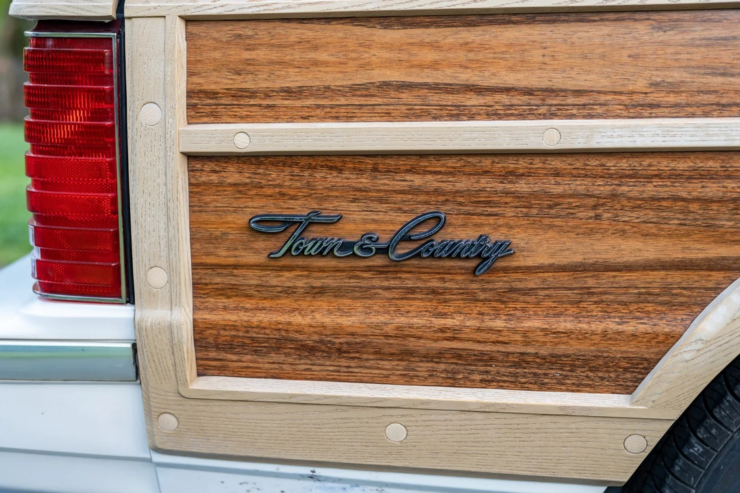 1984 Chrysler LeBaron - Image 18 of 31