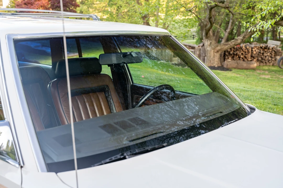 1984 Chrysler LeBaron - Image 29 of 31