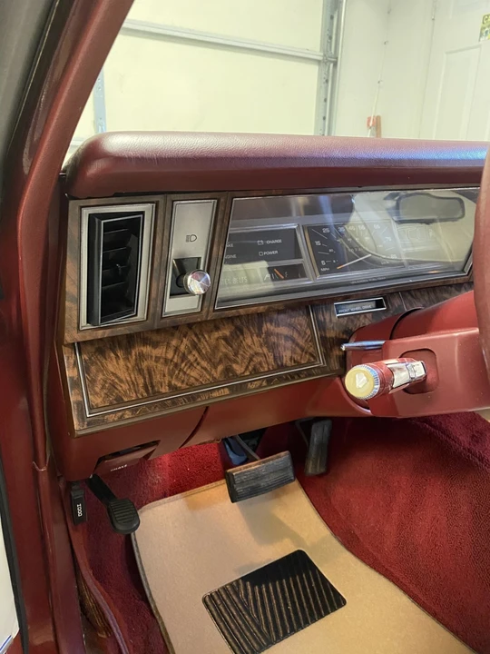 1984 Chrysler LeBaron - Image 28 of 31
