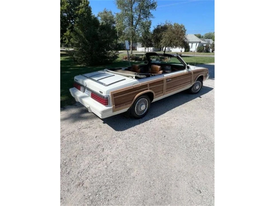 1984 Chrysler LeBaron - Image 4 of 5