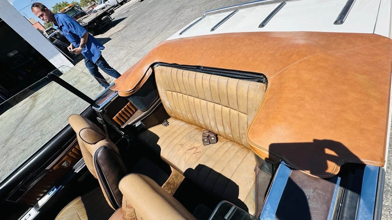 1984 Chrysler LeBaron - Image 14 of 20