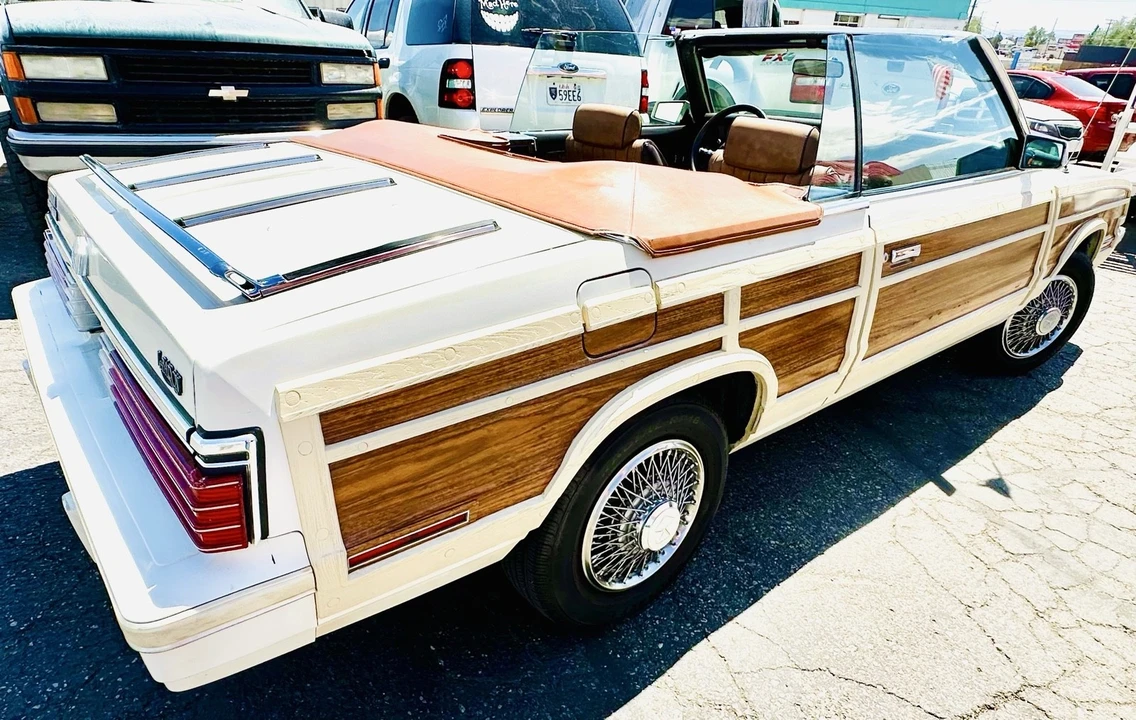 1984 Chrysler LeBaron - Image 10 of 20