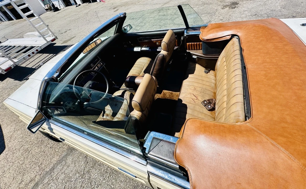 1984 Chrysler LeBaron - Image 11 of 20
