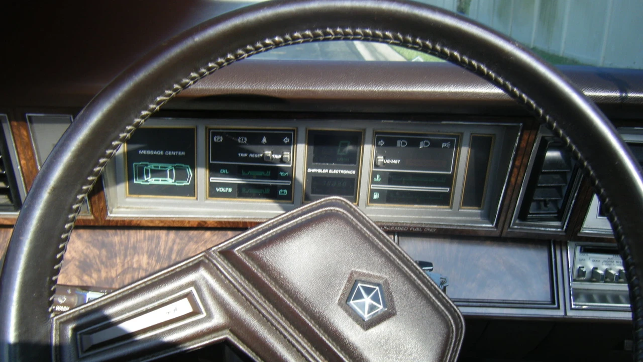 1984 Chrysler LeBaron - Image 4 of 11