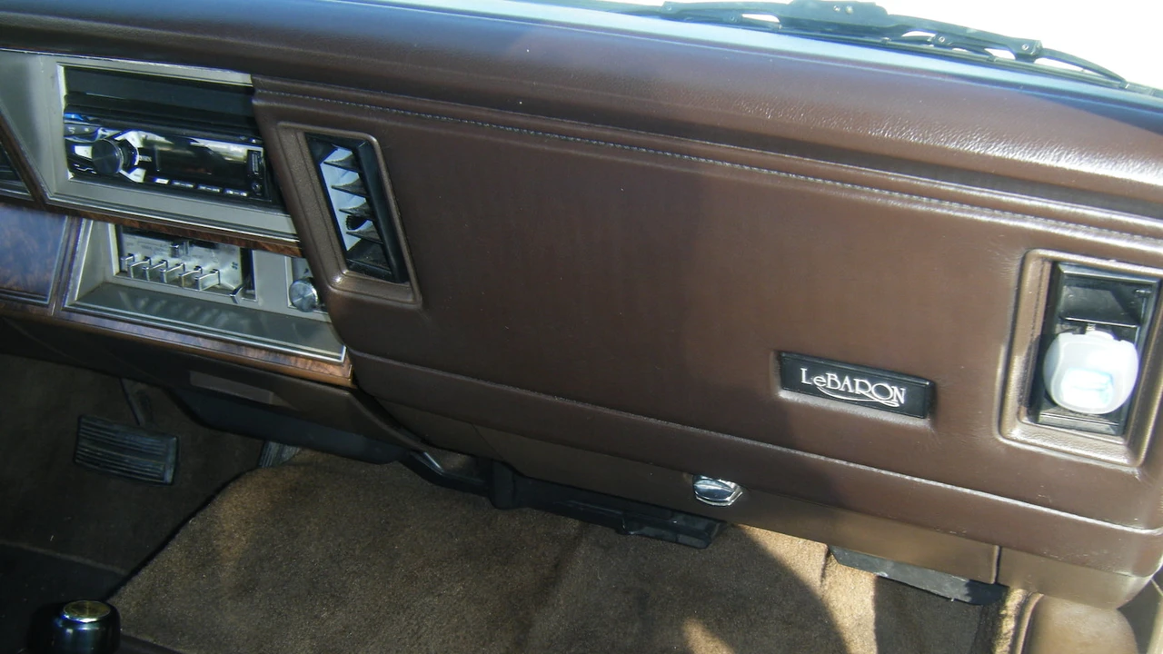 1984 Chrysler LeBaron - Image 8 of 11