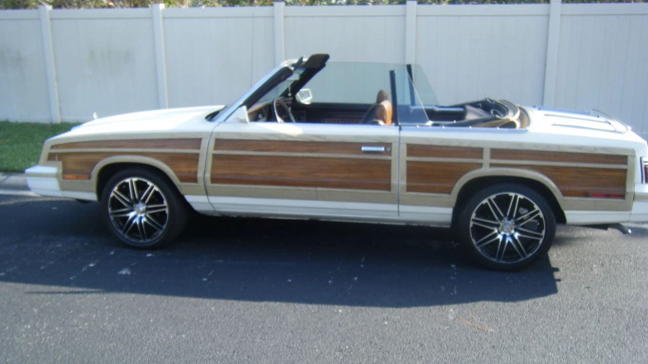 1984 Chrysler LeBaron - Image 11 of 11