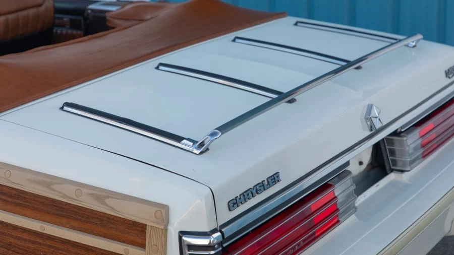 1984 Chrysler LeBaron - Image 11 of 12