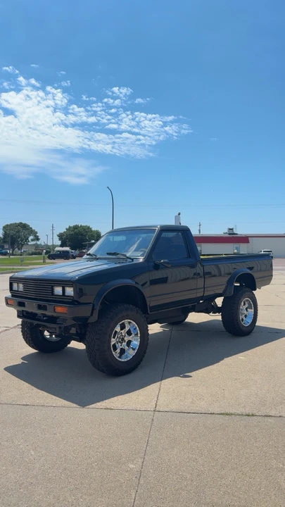1984 Nissan - Image 2 of 21