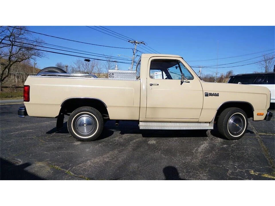 1984 Dodge D Series - Image 9 of 31