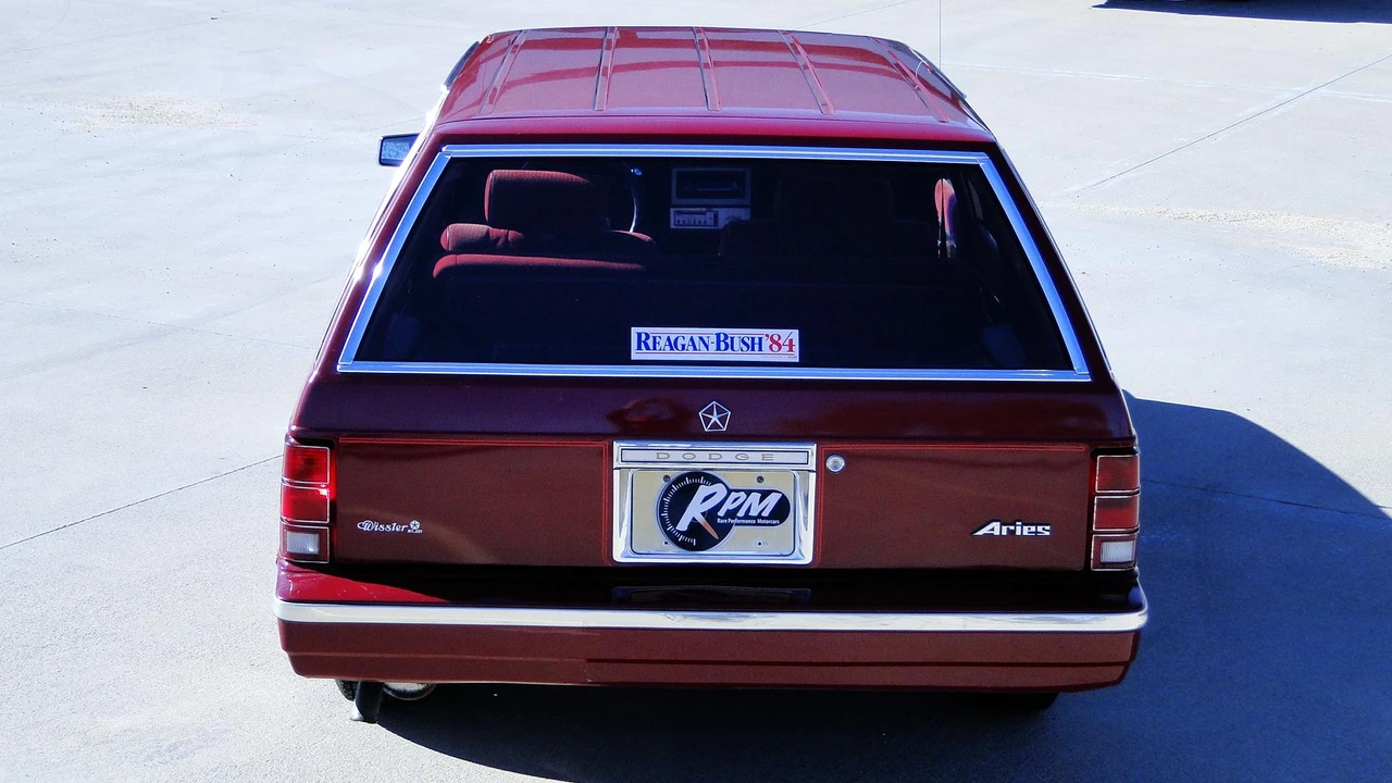 1984 Chrysler K-Car - Image 9 of 31