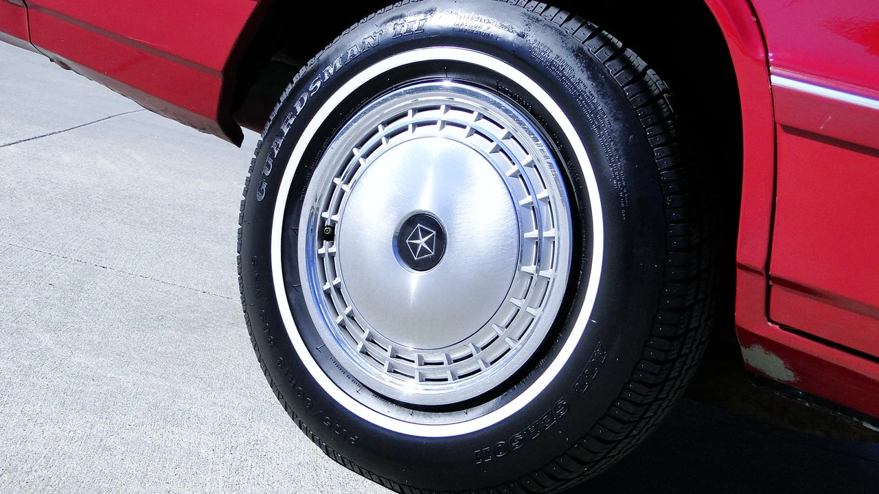 1984 Chrysler K-Car - Image 28 of 31