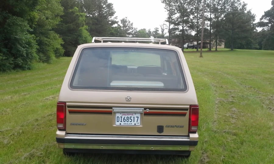 1984 Dodge Caravan - Image 3 of 10