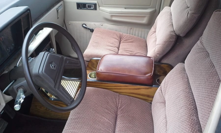 1984 Dodge Caravan - Image 4 of 10