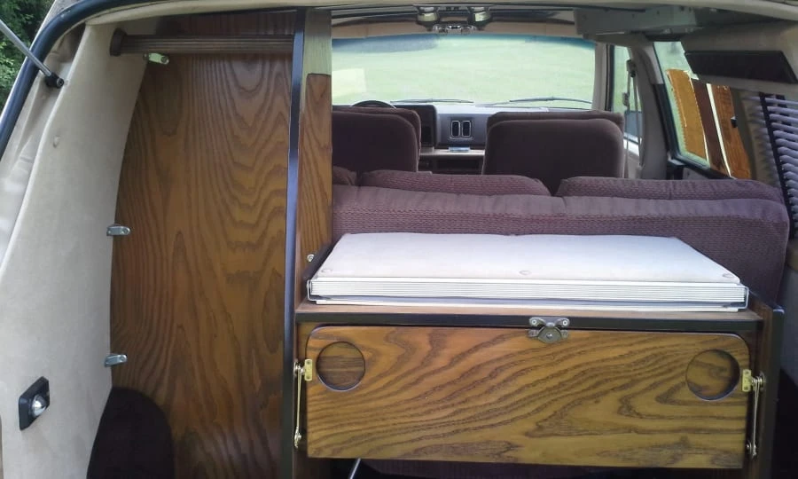 1984 Dodge Caravan - Image 6 of 10