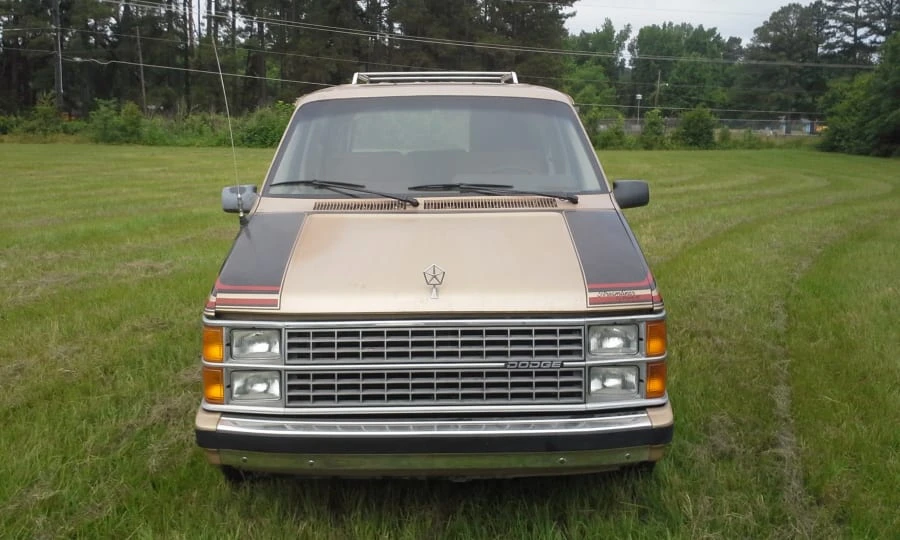 1984 Dodge Caravan - Image 9 of 10
