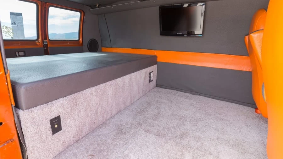 1984 Dodge Ram Van - Image 8 of 10